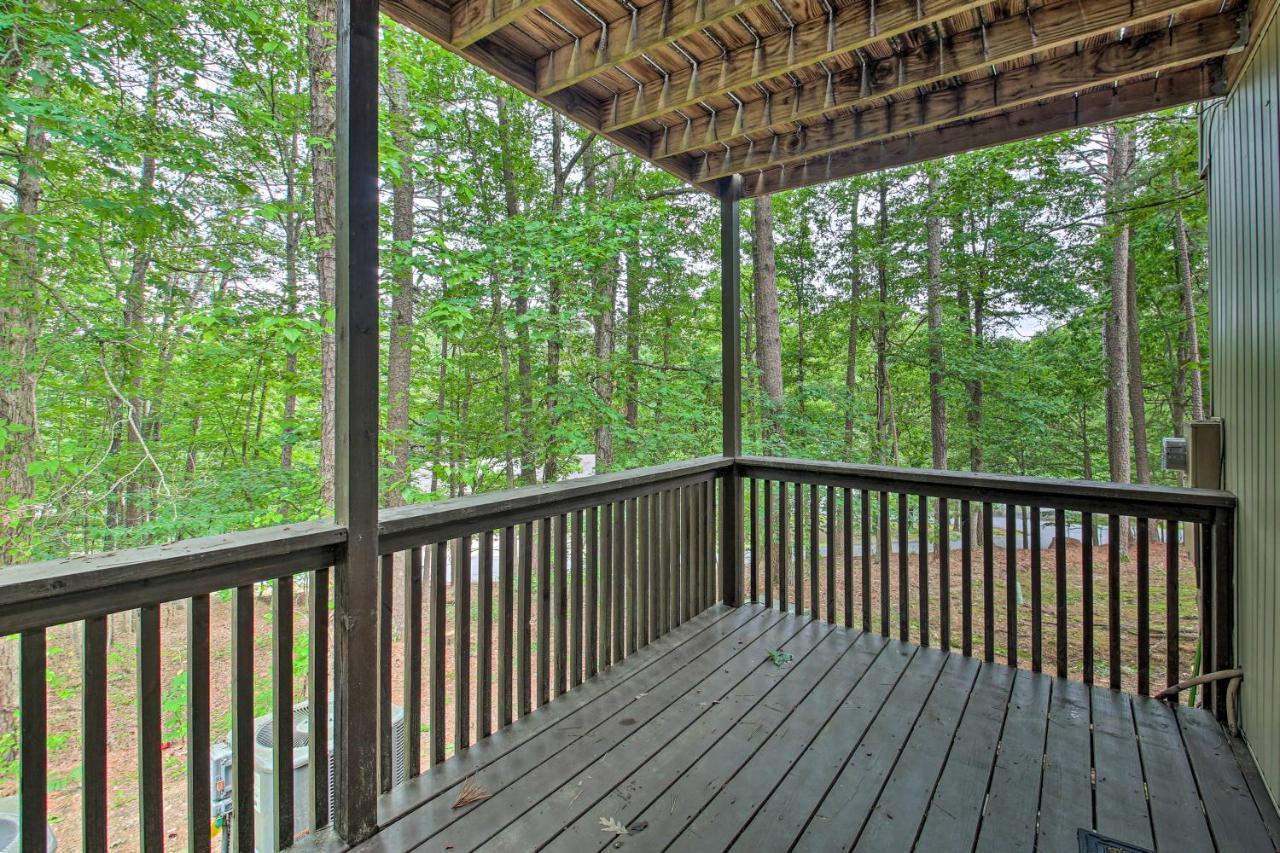 Hot Springs Village Retreat With Deck 3 Mi To Golf! Eksteriør bilde