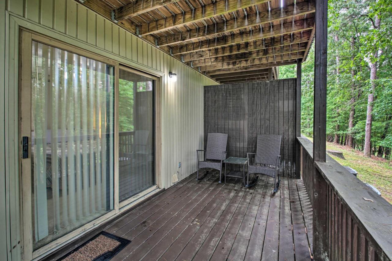 Hot Springs Village Retreat With Deck 3 Mi To Golf! Eksteriør bilde